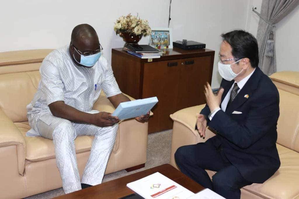 S.E. Dr. Ibrahima Khalil KABA et Hideo MATSUBARA, Ambassadeur du Japon en Guinée 