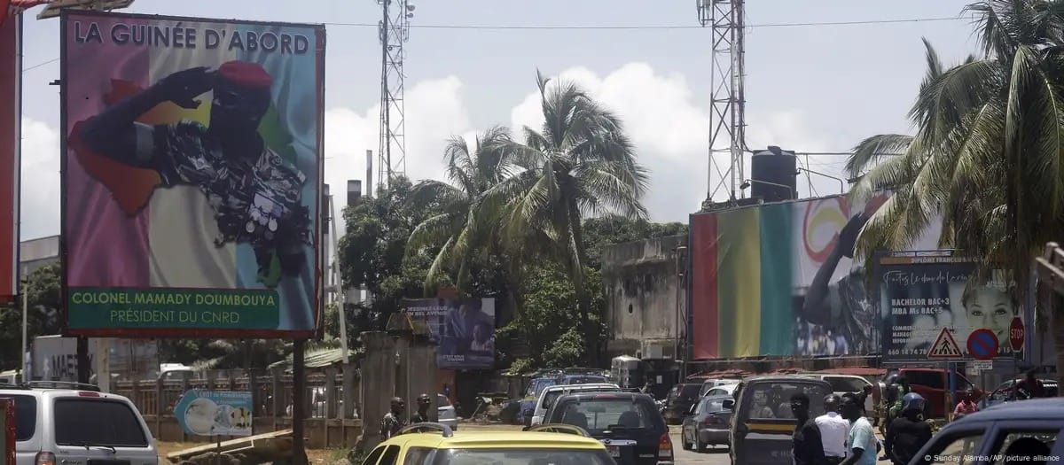 PANNEAU PUBLICITAIRE OGP GUINEE