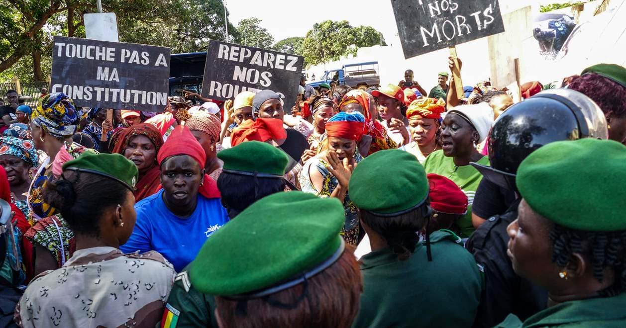 complicité entre forces de sécurité et groupes de jeunes lors des violences électorales