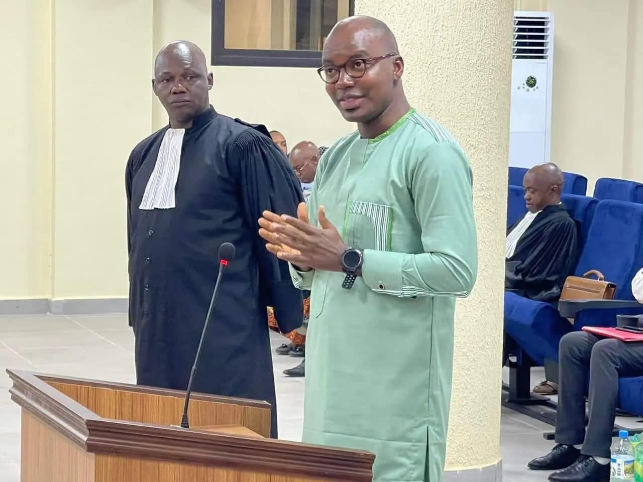 Ibrahima Diallo FNDC devant la barre