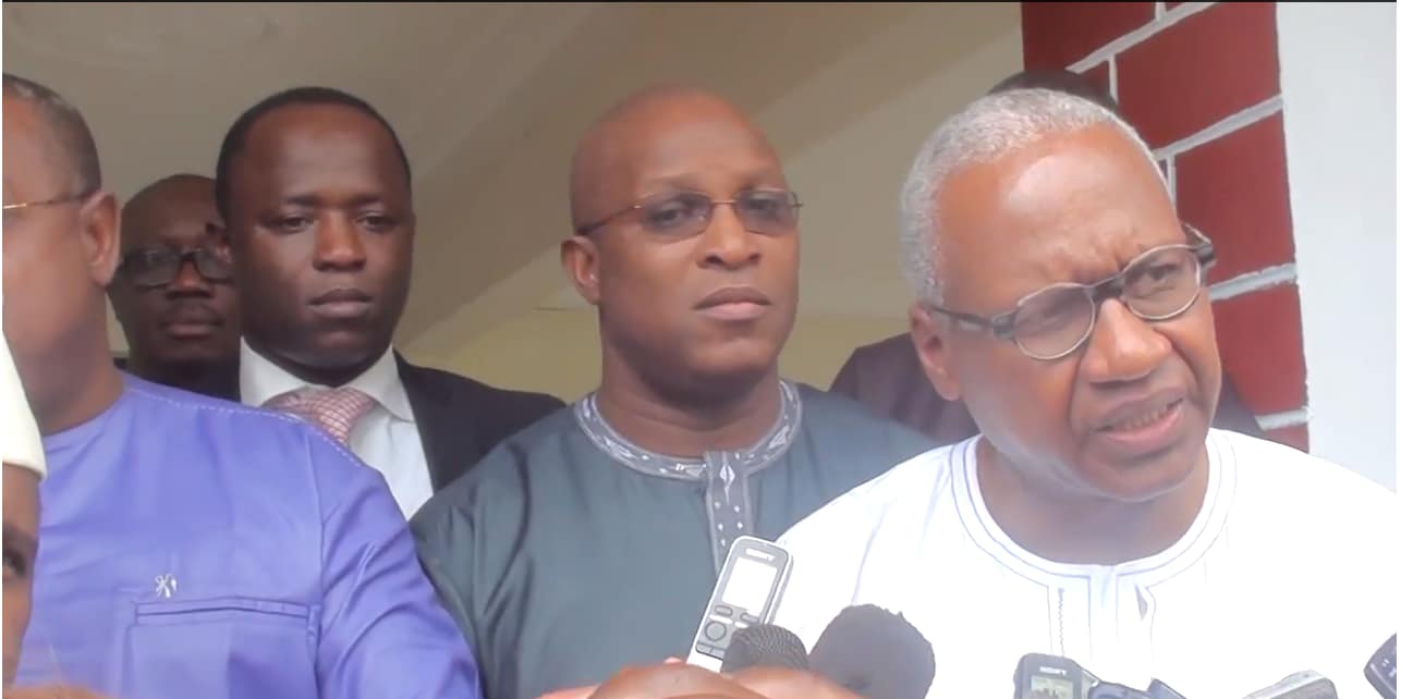 Le gouvernement rencontre l'opposition en GUINEE
