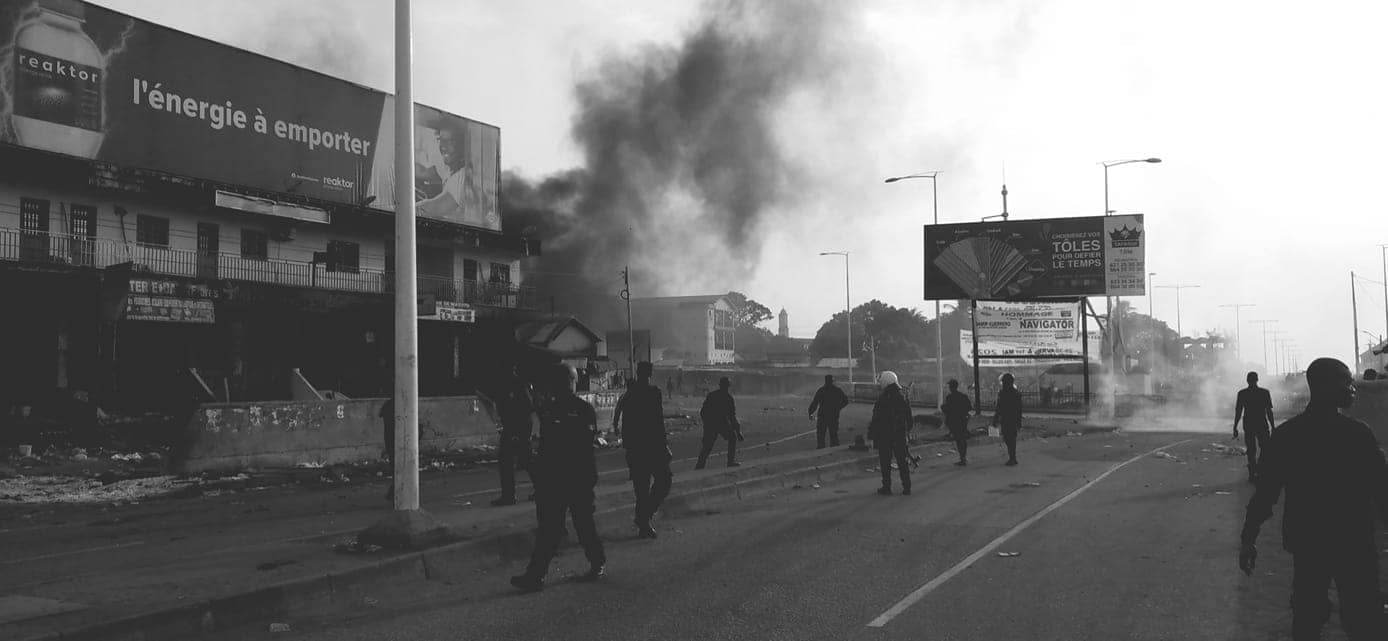 un tourbillon de grenade lacrymogène