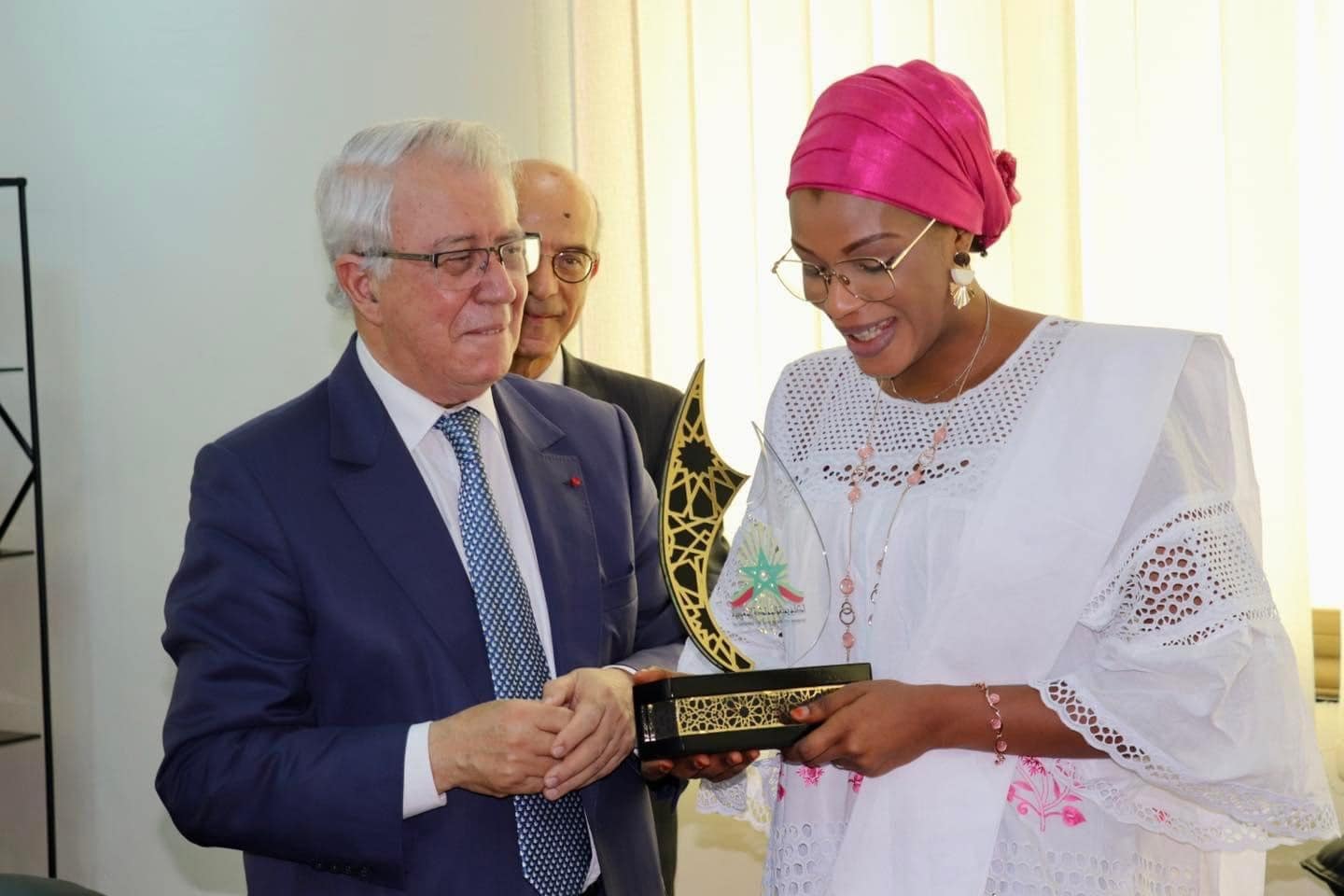 Remise du trophée de l'Académie des sciences du Maroc à Dre Diaka SIDIBÉ