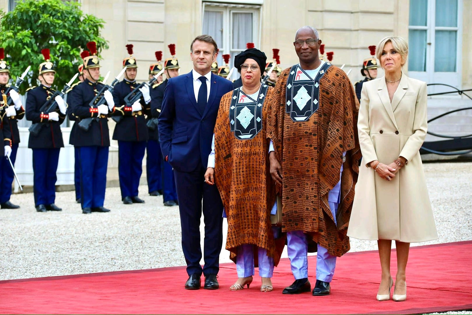 Couple Macron et le PM Bah Oury à Paris au JO