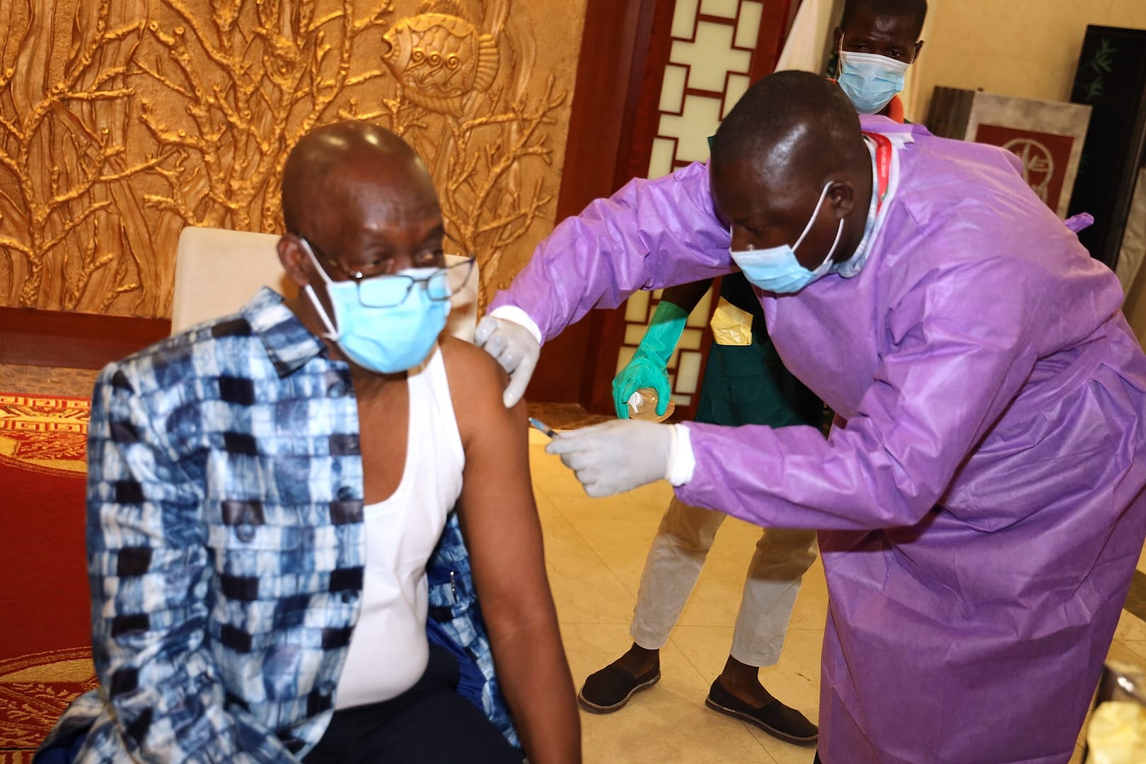 La Guinée procède à ses premières vaccinations.