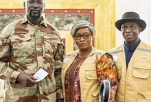 Le général Doumbouya et Madame zenab et le ministre de l'administration