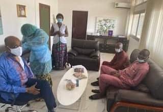 Vaccin contre la COVID 19 en Guinée Le Ministère de la Sécurité et de la Protection Civile a reçu vendredi 12 mars 2021 une équipe médicale de l'Agence Nationale de Sécurité Sanitaire (ANSS). 4 FB IMG 1615567619319