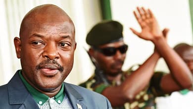 Dernière minute : décès du Président Pierre #Nkurunziza suite à un arrêt cardiaque. 4 Le président du Burundi, Pierre Nkurunziza, dans son palais présidentiel, à Bujumbura (Burundi), le 17 mai 2015. (CARL DE SOUZA / AFP)