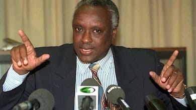 Burundi: un ancien ministre rwandais meurt dans une prison 5 Jacques Bihozagara, lors d'une conférence de presse à Bruxelles le 23 avril 1995 | BELGA/AFP/Archives | JACQUES COLLET