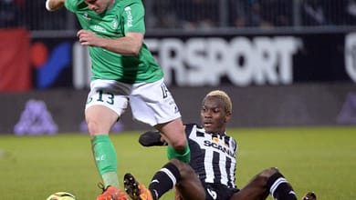 Les Stéphanois doivent s’en contenter 1 Le Stéphanois Franck Tabanou échappe à l’Angevin Mohamed Yattara. Mais les Verts ne sont parvenus qu’à ramener un tout petit point de leur long périple en Anjou.