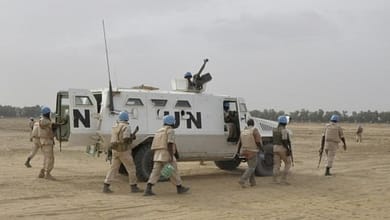 MALI: AQMI FOURNIT UNE VIDÉO D'UNE OTAGE SUISSE 7 Des soldats de la force de paix de l'Onu en patrouille le 12 mai 2015 à Tombouctou | AFP/Archives | ALOU SISSOKO