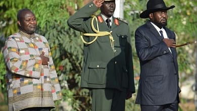 SOUDAN DU SUD: KIIR ET MACHAR VEULENT LA RÉCONCILIATION MAIS PAS DE PROCÈS 5 Riek Machar et Salva Kiir le 26 avril 2016 à Juba | AFP/Archives | SAMIR BOL
