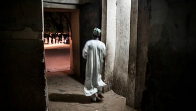 NIGERIA: LES IMAMS RADICAUX OBTIENNENT L'ABANDON DU "VILLAGE DU CINÉMA" 5 Un homme lors de la célébration de l'Eid al-Fitr le 5 juillet 2016 à Kano | AFP/Archives | STEFAN HEUNIS