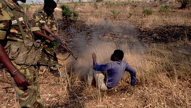 s.o.s aux Guinéens d'Angola. la sécurité des ouest africain sont bafouée. Au secours les autorités Guinéens 🚨🚨🚨 6 Beating a UNITA Suspect
