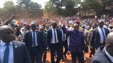 À chacune de ses apparitions, Alpha Condé met à mal soit l'unité nationale, soit l'image de notre pays. 7 Alpha Condé