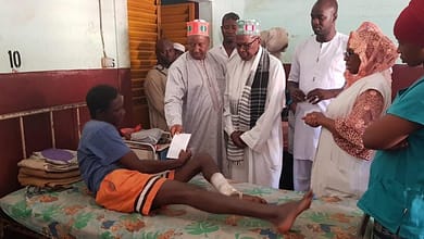 Celloubalde et l'équipe communale et à travers des fonds mobilisés par des Guinéens de Belgique ressortissants de la localité ont rendu visite aux malades de l'hôpital régional de Labé 1 3C82F9A1 1149 40EA 8A16 A8E52FBFBAC1 scaled