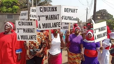 ALPHA CONDE : cette image qu’il fallait éviter Par Boubacar BARRY 1 manifestation des femmes FNDC