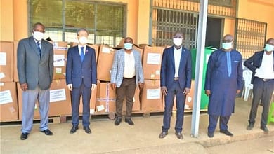 une cérémonie de remise des kits de lutte contre le COVID-19. 1 35E18E95 72EF 4E6C 92C0 B51AF5258FB1