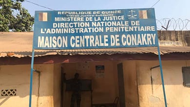 Maison centrale de Conakry : une saisie de téléphones qui expose l’ampleur de la corruption carcérale 2 Maison centrale de Conakry