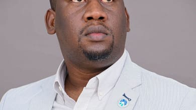Savoir quitter le pouvoir conformément aux dispositions légales est à la fois une grandeur et un bilan élogieux pour un Président et ses collaborateurs. 4 Aliou BAH MoDeL