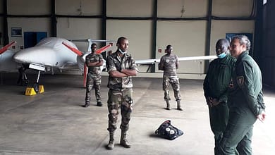 Visite de l’Ambassadeur de France à l’Escadrille d’aviation légère d’observation 6 FB IMG 1614961319020