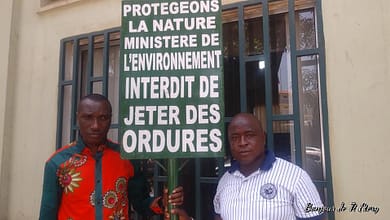 REMISE DE PANNEAUX EDUCATIFS AU MINISTERE DE L’ENVIRONNEMENT DES EAUX ET FORETS 10 REMISE DE PANNEAUX EDUCATIFS AU MINISTERE DE L’ENVIRONNEMENT DES EAUX ET FORETS