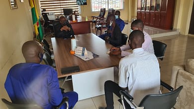 Tos Camara rencontre le collectif des jeunes contre le loyer cher en Guinée 3 Le Maire de la Commune de Matoto Mamadouba Tos Camara