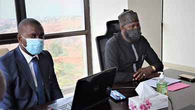 Visite de l’honorable Professeur CISSE Fodé Abass dans les locaux de l’ARPT, dans le cadre de la présentation du projet d’informatisation du service neurologie de l’hôpital CHU IGNACE DEEN. 5 FB IMG 1619100701651