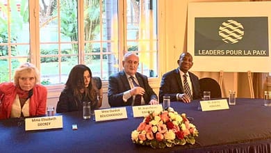 Agenda géostratégique mondial Kabine Komara et ses Collègues de la Fondation des Leaders pour la Paix sont en conclave. 1 Agenda géostratégique mondial Kabine Komara et ses Collègues de la Fondation_des Leaders pour la Paix sont en conclave.