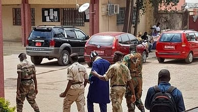 Colonel Doumbouya, ce qu'on a pas laissé pour M. Alpha Condé, c'est pas pour vous que nous allons laisser. 8 Urgent... Foniké Mengué évacué, à nouveau, d'urgence à la clinique Saint Luc de Dr Dasilva à Kaloum.