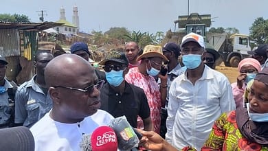 Le Ministre de la Ville lance les opérations de ramassage des gravats MVAT. 9 Mamadouba Tos Camara