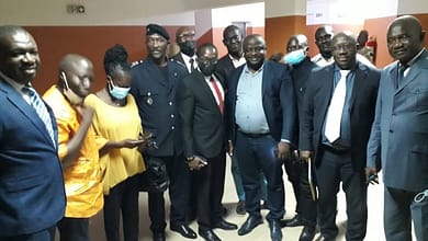 Justice : Fabou fume avec les avocats le calumet de la paix 4 fabou-et-les-avocats-Guinee
