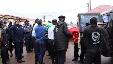 "Si tu ne quittes pas devant moi, je vais te tuer !" et il met en exécution sa menace 5 l'Adjudant Chef Aboubacar CAMARA