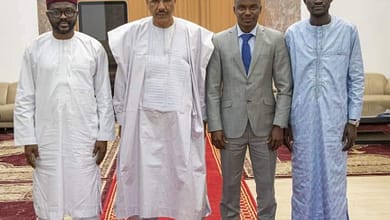 NIGER /NIAMEY: Le Président de la République, Chef de l’Etat, SEM Mohamed Bazoum a reçu le jeudi 21 octobre 2021, au Palais de la Présidence, une délégation de la société civile Guinéenne du Front National pour la Défense de la Constitution (FNDC). 7 FB IMG 1634843713903