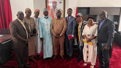 Harmonisation des frais d'inscription et de réinscription dans les écoles privées de Guinée : le Ministre Guillaume rencontre les fondateurs. 2 le Ministre Guillaume rencontre les fondateurs d'écoles.