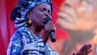 La reprise de bhouloun djouri était impeccable. 2 Binta Laly Sow