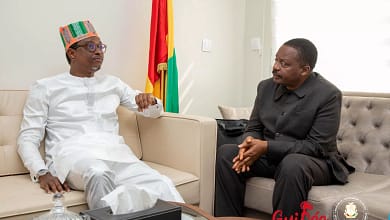 Rencontre Prometteuse entre le Ministre de l'Enseignement Technique et le Président de l'ONFPP : Nouvelles Perspectives pour la Formation Professionnelle 1 le Ministre Alpha Bacar Barry et le Dr Antoine Sovogui