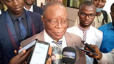 La Transition Guinéenne : Entre Urgence et Appels à l'Action 1 Édouard Zoutomou Kpoghomou