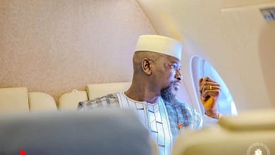 La Guinée face à un revers économique majeur : Le FMI et la Banque mondiale refusent un crédit de 600 millions de dollars 1 Le colonel Doumbouya