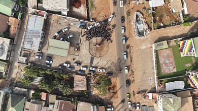 Les tendances du marché immobilier à Conakry en 2025. 4 station essence conakry bondé