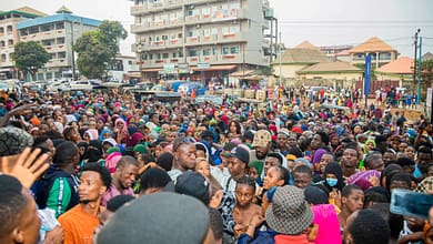 Générosité ou Manipulation ? L’Énigme des Bazins Gratuits à Conakry 5 Bocoum Bazin