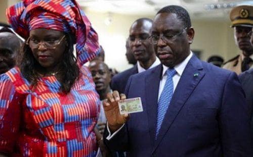 le-senegal-premier-pays-a-doter-ses-citoyens-de-la-nouvelle-carte-biometrique-de-la-cedeao