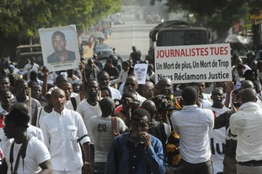 Des journalistes guinéens manifestent le 8 février 2016 à Conakry après la mort d'un de leur confrère, trois jours plus tôt | AFP/Archives | CELLOU BINANI