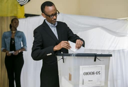 Vote du président rawndais Paul Kagame le 18 décembre 2015 à Kigali | AFP | CYRIL NDEGEYA