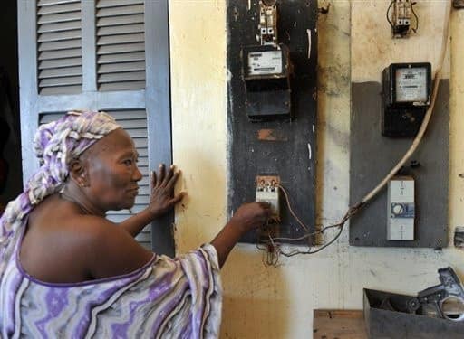 Subvention de l’énergie : Doumbouya joue les sauveurs après avoir plongé le pays dans le noir 1 Guinee-penurie-electricite-crise