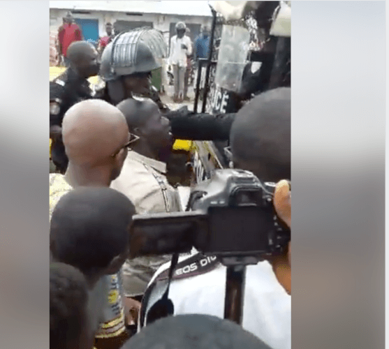 la police attaque les jeunes du mouvement Amoulanfe