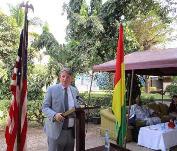 L'Ambassadeur Dennis Hankins