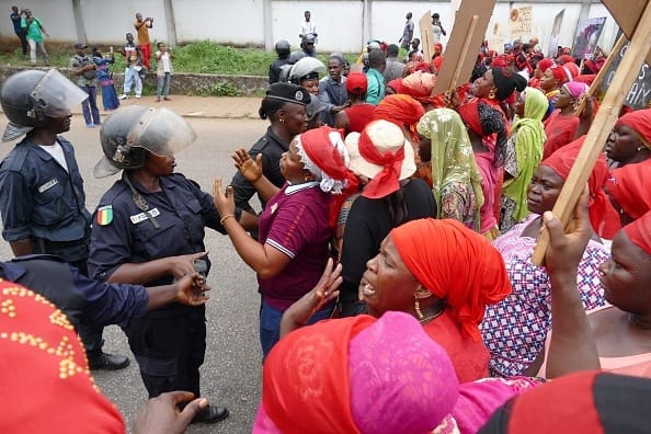 manifesté pour dénoncer le viol sur mineures en Guinée