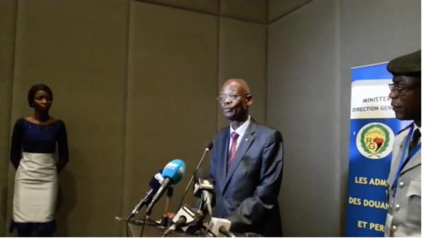colonel Ben Assadou Malal, représentant du vice président de la région et Directeur général des douanes de la Côte d'ivoire