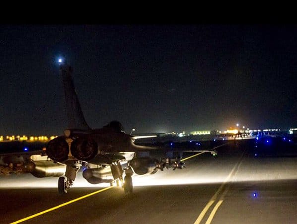 #Chammal une dizaine d’aéronefs ont détruit centre de commandement et camp d’entraînement #daech à Raqqah en #Syrie.